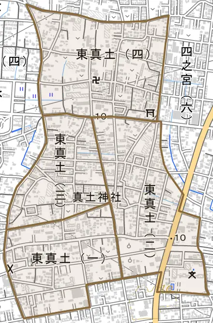 東真土とその周辺の地図。町の範囲を重ねている