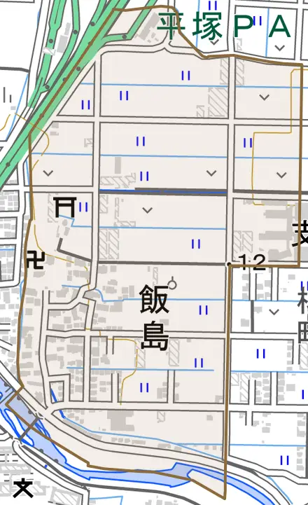 飯島とその周辺の地図。町の範囲を重ねている