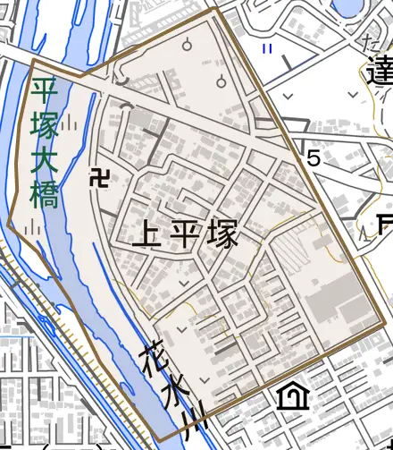 上平塚とその周辺の地図。町の範囲を重ねている
