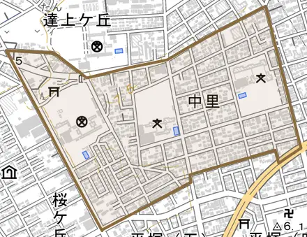 中里とその周辺の地図。町の範囲を重ねている