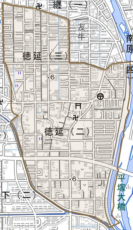 徳延とその周辺の地図。町の範囲を重ねている