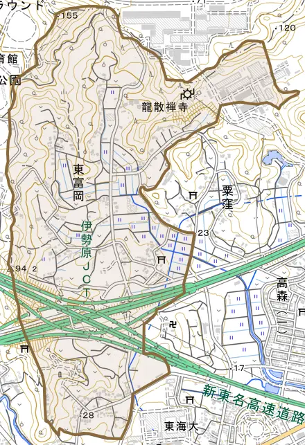 東富岡とその周辺の地図。町の範囲を重ねている