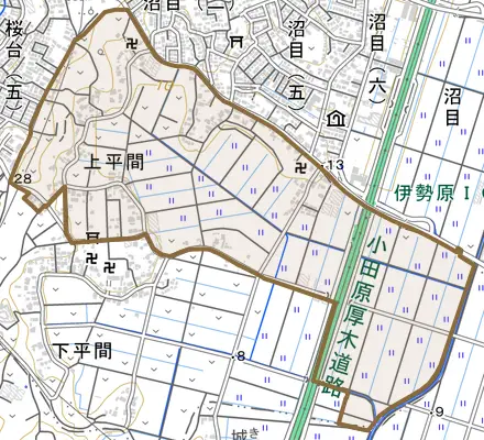 上平間とその周辺の地図。町の範囲を重ねている