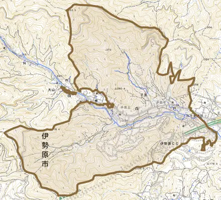 子易とその周辺の地図。町の範囲を重ねている