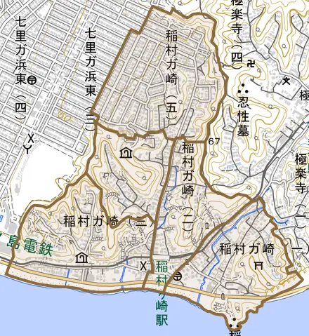 稲村ガ崎とその周辺の地図。町の範囲を重ねている