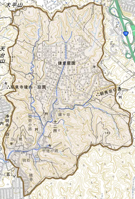 十二所とその周辺の地図。町の範囲を重ねている