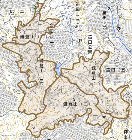 鎌倉山とその周辺の地図。町の範囲を重ねている
