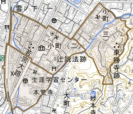 小町とその周辺の地図。町の範囲を重ねている