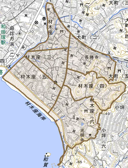 材木座とその周辺の地図。町の範囲を重ねている