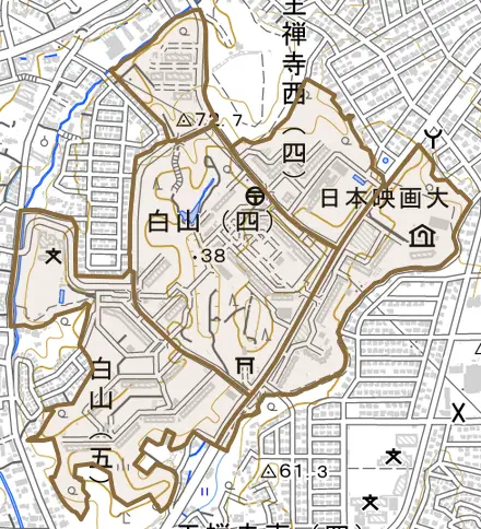白山とその周辺の地図。町の範囲を重ねている