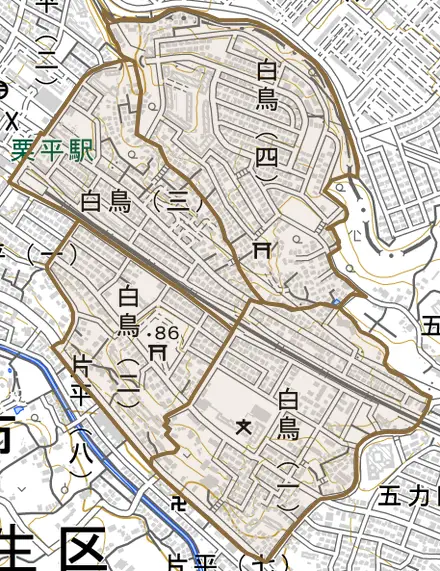 白鳥とその周辺の地図。町の範囲を重ねている
