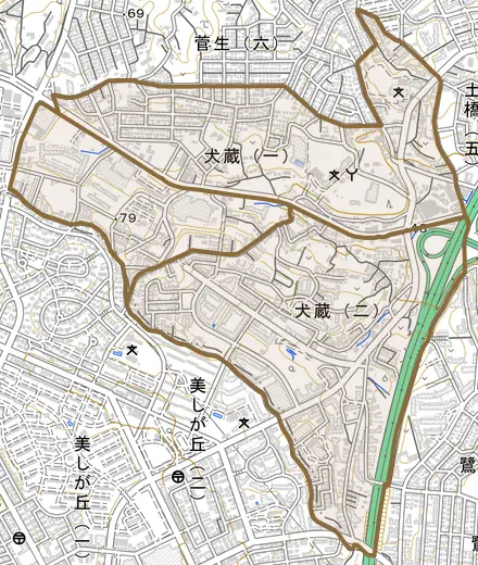 犬蔵とその周辺の地図。町の範囲を重ねている