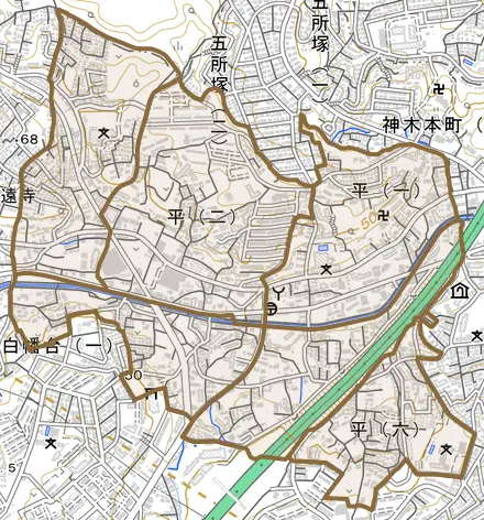 平とその周辺の地図。町の範囲を重ねている