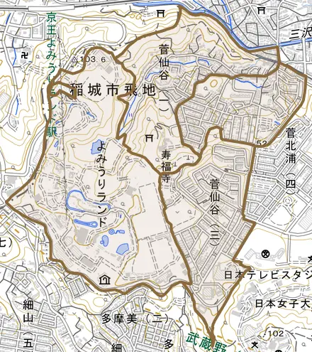 菅仙谷とその周辺の地図。町の範囲を重ねている