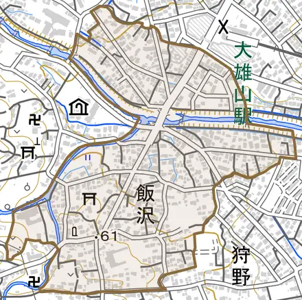 飯沢とその周辺の地図。町の範囲を重ねている