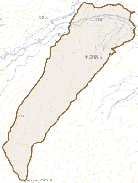 苅野とその周辺の地図。町の範囲を重ねている