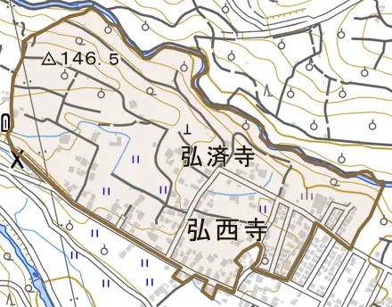 弘西寺とその周辺の地図。町の範囲を重ねている
