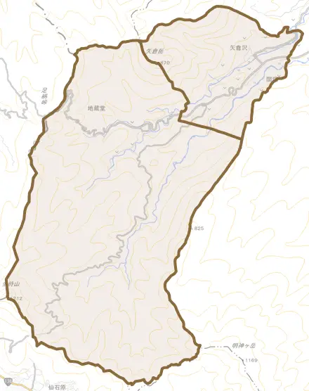 矢倉沢とその周辺の地図。町の範囲を重ねている