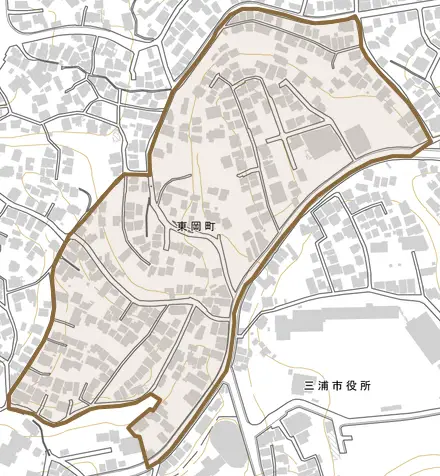 東岡町とその周辺の地図。町の範囲を重ねている