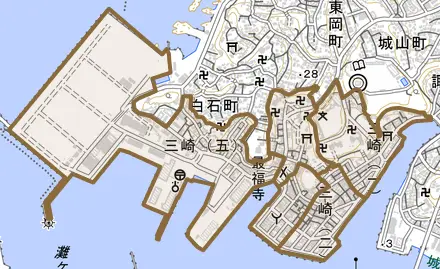 三崎とその周辺の地図。町の範囲を重ねている