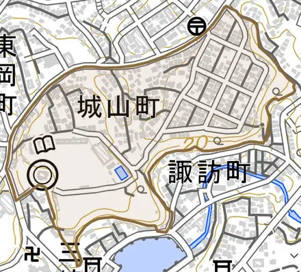 城山町とその周辺の地図。町の範囲を重ねている