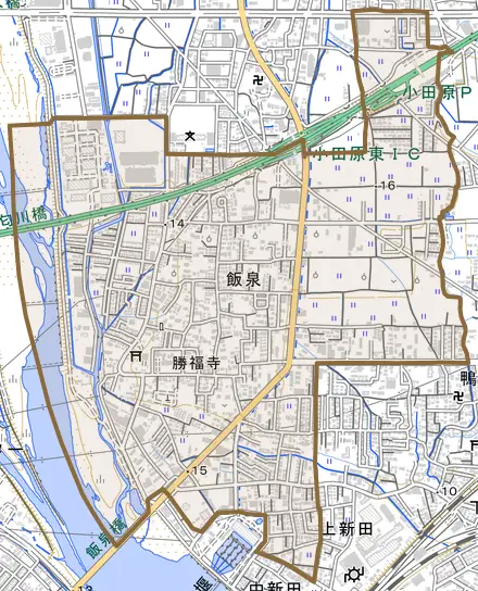 飯泉とその周辺の地図。町の範囲を重ねている