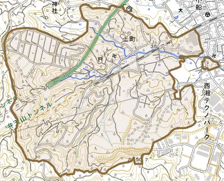 上町とその周辺の地図。町の範囲を重ねている