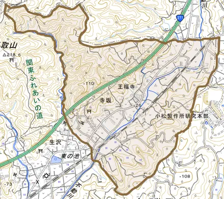 寺坂とその周辺の地図。町の範囲を重ねている