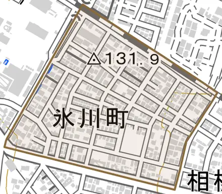 氷川町とその周辺の地図。町の範囲を重ねている