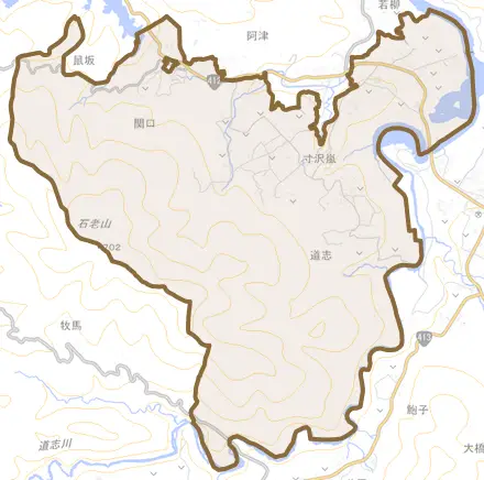 寸沢嵐とその周辺の地図。町の範囲を重ねている