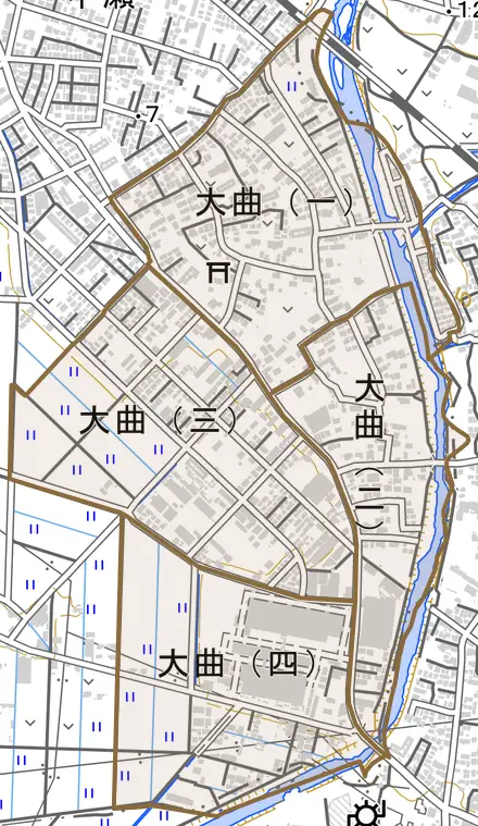 大曲とその周辺の地図。町の範囲を重ねている