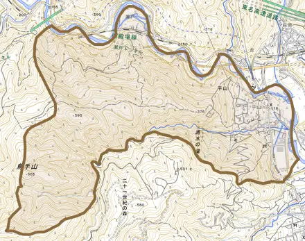 平山とその周辺の地図。町の範囲を重ねている