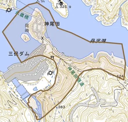 神尾田とその周辺の地図。町の範囲を重ねている