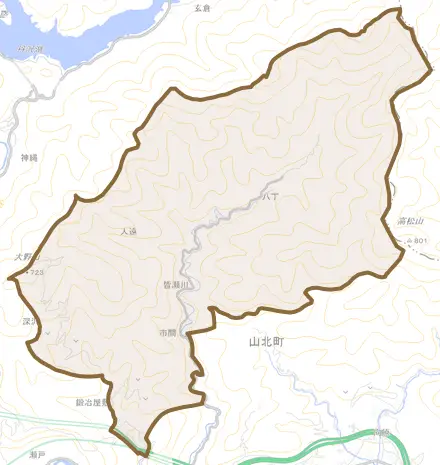 皆瀬川とその周辺の地図。町の範囲を重ねている