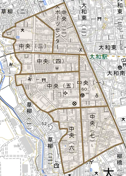 中央とその周辺の地図。町の範囲を重ねている