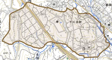 下川井町とその周辺の地図。町の範囲を重ねている