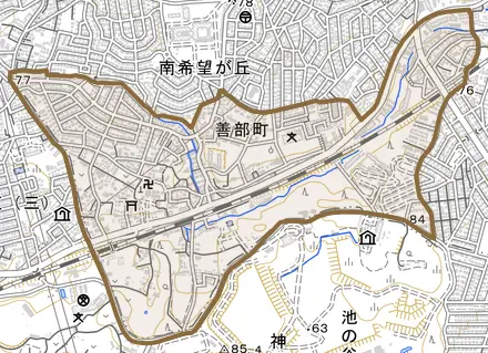 善部町とその周辺の地図。町の範囲を重ねている