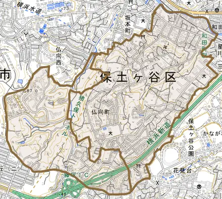 仏向町とその周辺の地図。町の範囲を重ねている