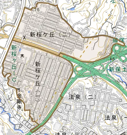 新桜ケ丘とその周辺の地図。町の範囲を重ねている