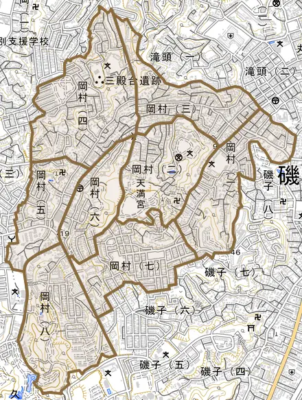 岡村とその周辺の地図。町の範囲を重ねている