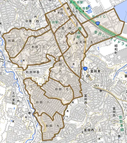 杉田とその周辺の地図。町の範囲を重ねている