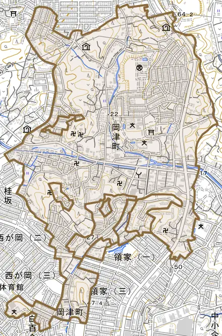 岡津町とその周辺の地図。町の範囲を重ねている