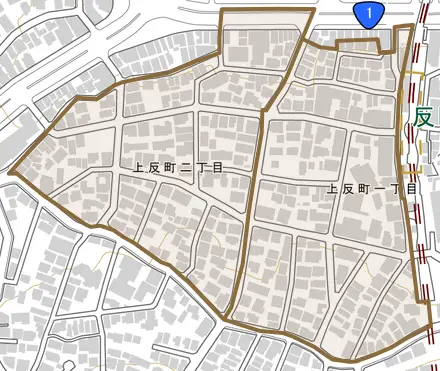 上反町とその周辺の地図。町の範囲を重ねている