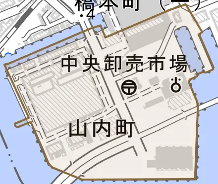 山内町とその周辺の地図。町の範囲を重ねている