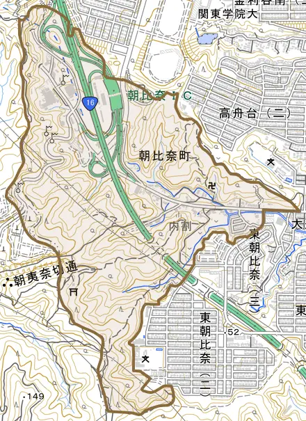 朝比奈町とその周辺の地図。町の範囲を重ねている