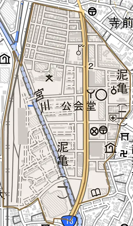 泥亀とその周辺の地図。町の範囲を重ねている