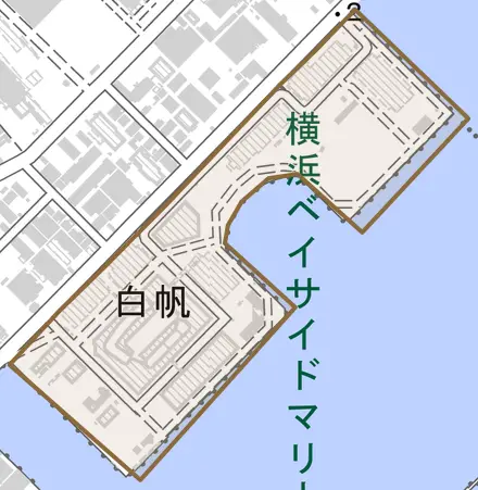 白帆とその周辺の地図。町の範囲を重ねている