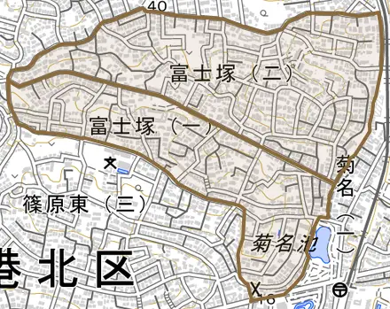 富士塚とその周辺の地図。町の範囲を重ねている