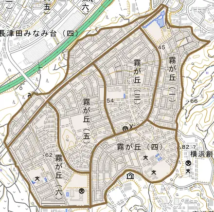 霧が丘とその周辺の地図。町の範囲を重ねている
