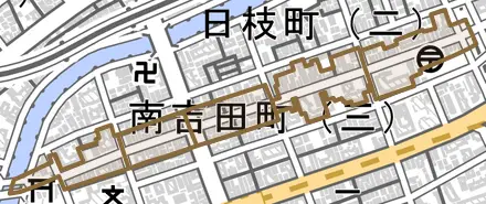 南吉田町とその周辺の地図。町の範囲を重ねている